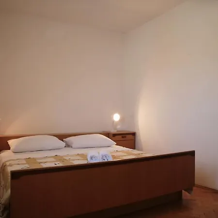 Apartment Roko Tisno