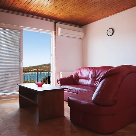 Roko Apartment Tisno