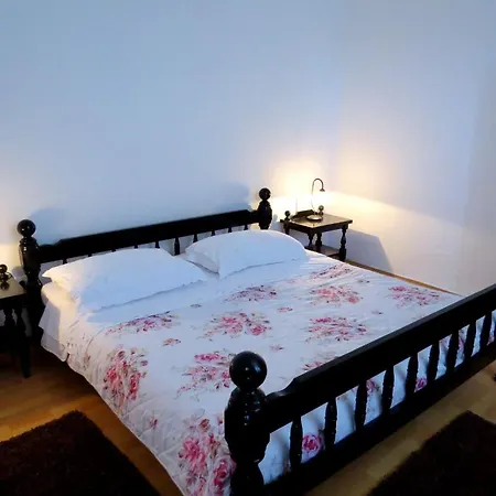 Roko Apartment *