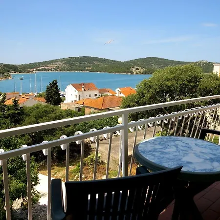 Roko Apartment Tisno