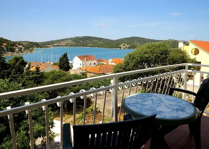 Roko Apartment Tisno